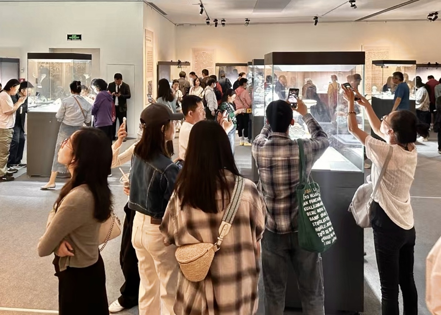 艺术品市场步入调整期，穿越的密码藏在这四个字中